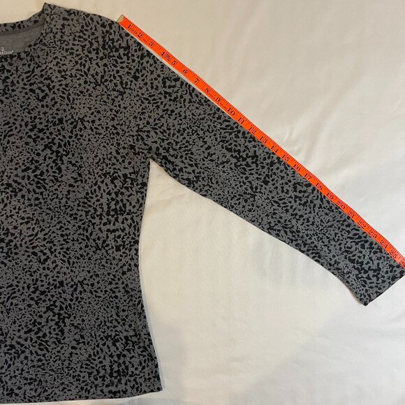 Cuddl Duds Size XL Animal Print Top Crew Neck Long Sleeves Black Gray - Picture 6 of 7